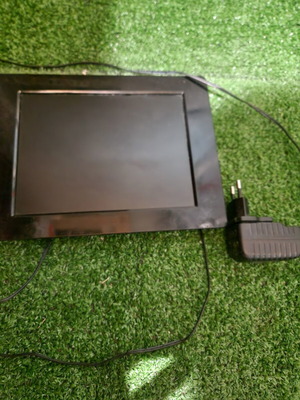 Kodak EasyShare digital photo frame 8 inches like new