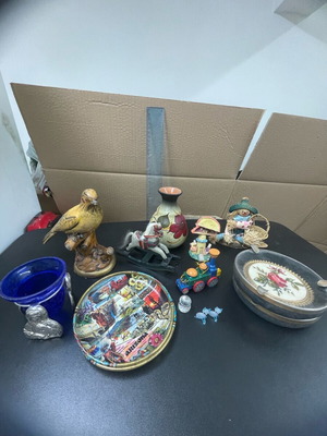 Old home decorations 80s 90s and ashtrays pack