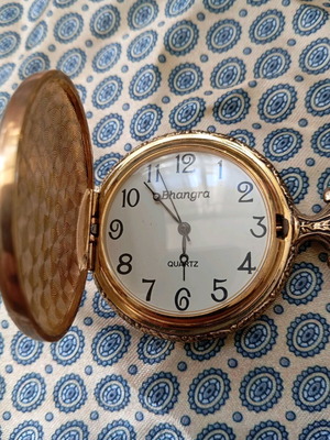 Bhangra Quartz pocket watch like new with embossed vintage style design