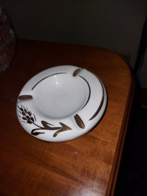 Porcelain ashtray like new