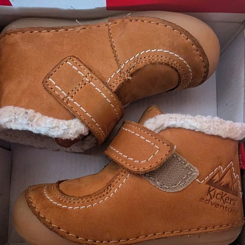 Kickers children's shoes used, size 20