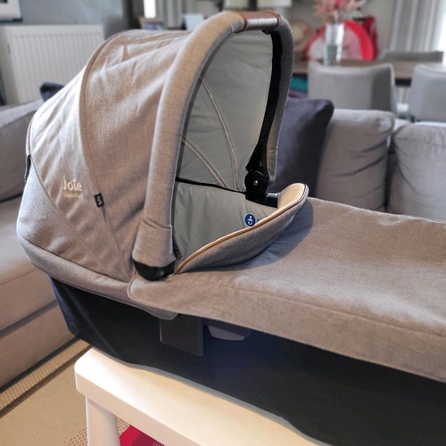 Joie Ramble XL Gray Carbon Signature Collection baby carrycot new