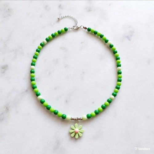 Handmade green beaded spring and summer necklace new