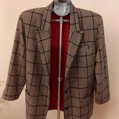 Lussile checked blazer M-L like new with Prince of Wales pattern