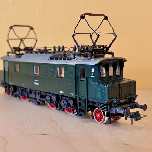 Roco 04144S DB BR 104 locomotive HO model like new