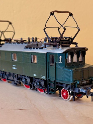 Roco 04144S DB BR 104 locomotive HO model like new