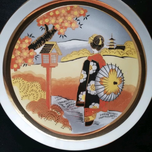 Chokin decorative plate used with geisha and Japanese landscape 26 cm