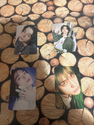 Hyunjin Photocards set new, no official