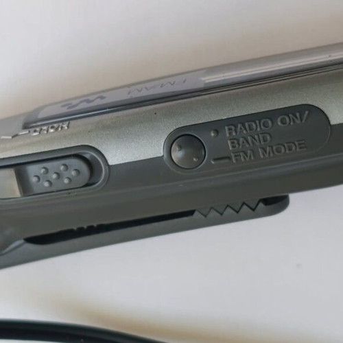 Sony MD Walkman MZ-G750 with remote, 5 discs, power supply, and battery