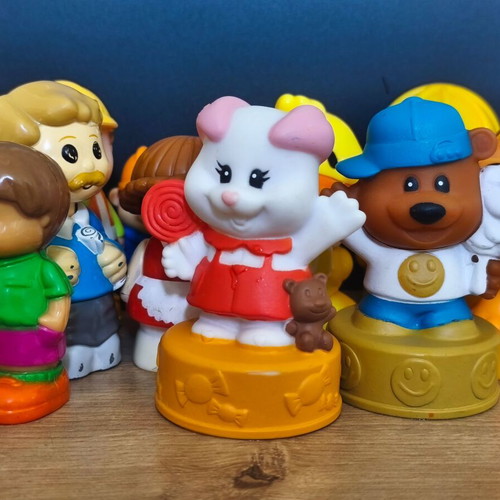 Figures lot of 11, used