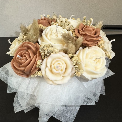 Bouquet candle with unique aromas