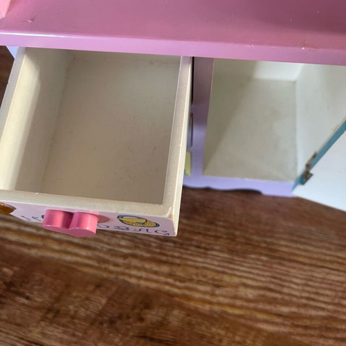 Jewelry box used, multicolored, in very good condition