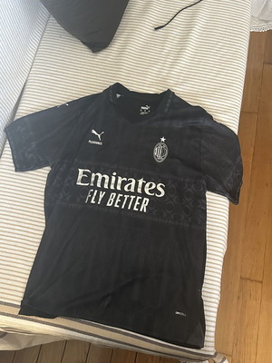 AC Milan Ibrahimovic Jersey like new, authentic, XL