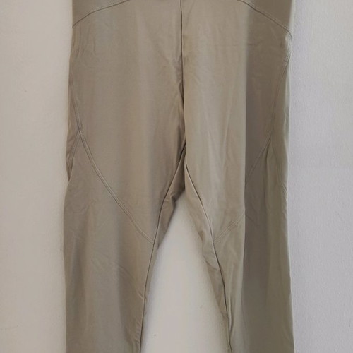 Set of 5 leggings like new, various sizes and designs