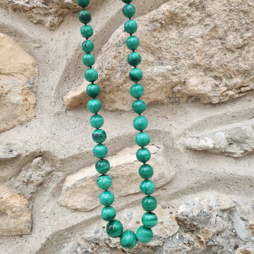 Vintage Malachite Necklace with Graduated Beads like new