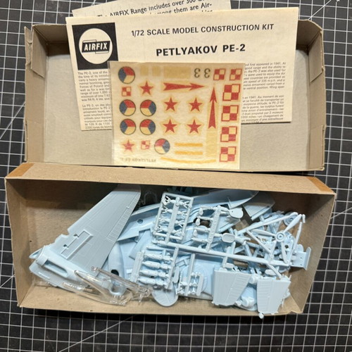Airfix Petlyakov Pe-2 1/72 vintage plastic model like new