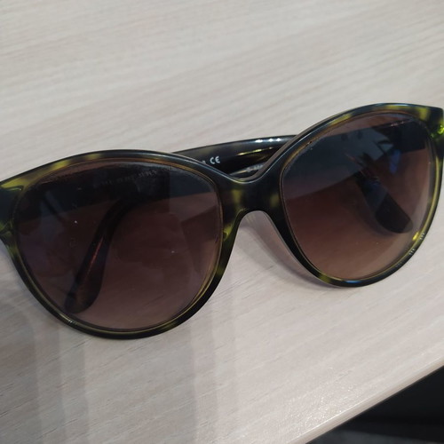 Burberry tortoise sunglasses like new