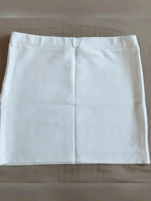 White chic skirt new, size S/M, soft fabric
