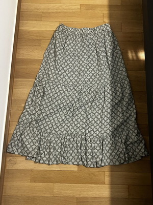 Midi skirt S/M with inner lining like new, white and green
