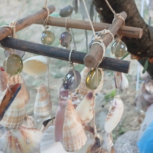Melodos hanging decoration with real seashells