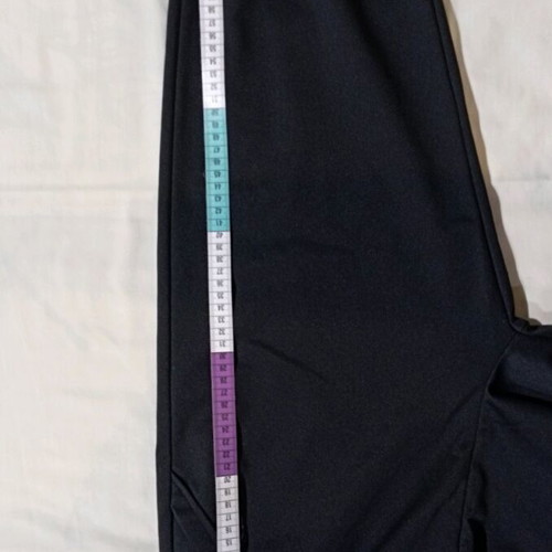 Capri pants black like new with pockets and elastic waist