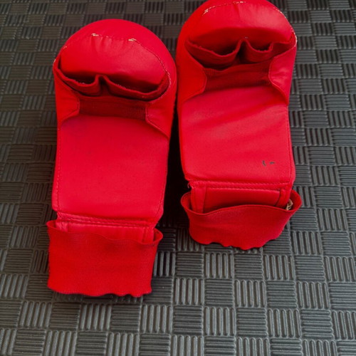 SMAI WKF karate gloves medium like new