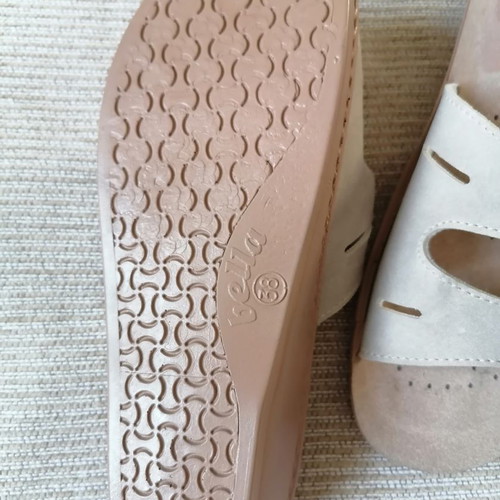 Bella Anatomic Soft slippers size 38 new, beige