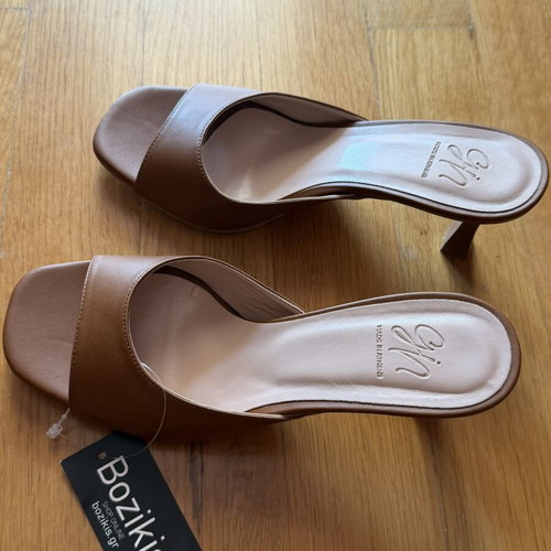 Mules Bozikis size 36 new, brown, kitten heel