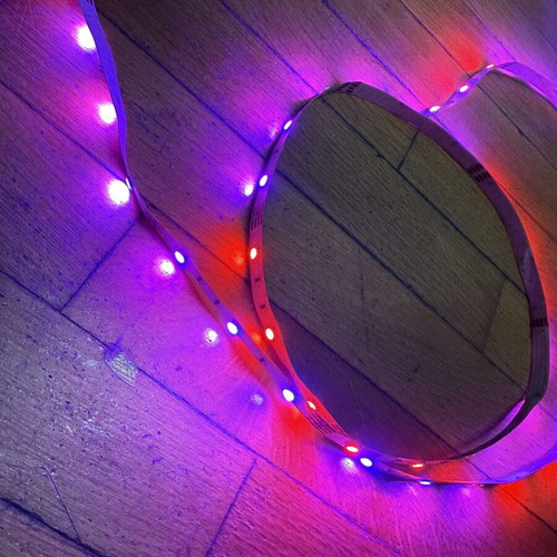 Led ταινία 12v πολύχρωμο, σαν καινούργιο, μήκος 1.50μ συν καλώδιο με διακόπτη