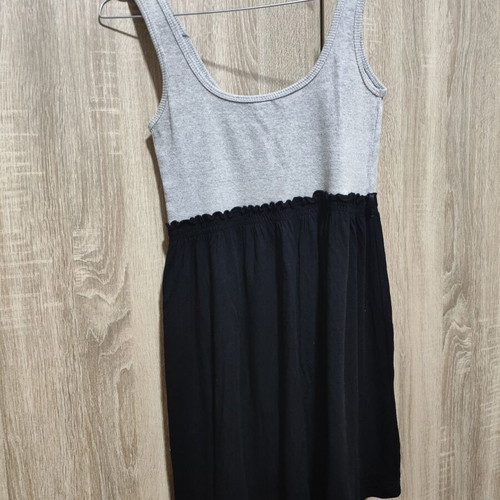 Dress with straps like new, one size, black and grey