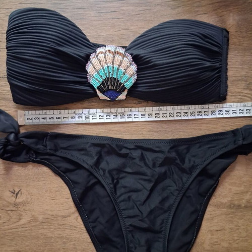 Black Strapless Bikini Set like new, adjustable bottom, removable shell