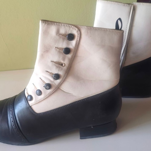 Men's boots size 44.5, black and white, with zipper and buttons