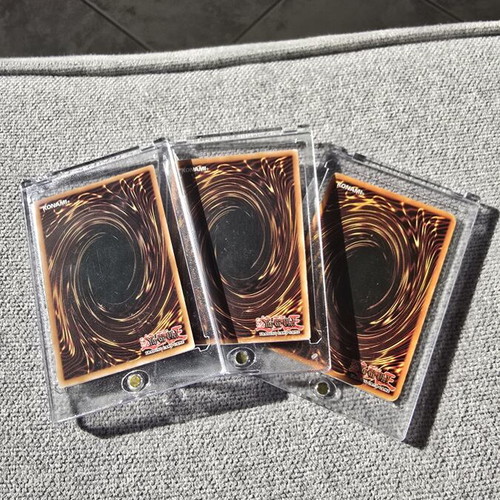 Yu-Gi-Oh! 3x Blue-Eyes White Dragon Ultra Rare Set new with magnetic cases