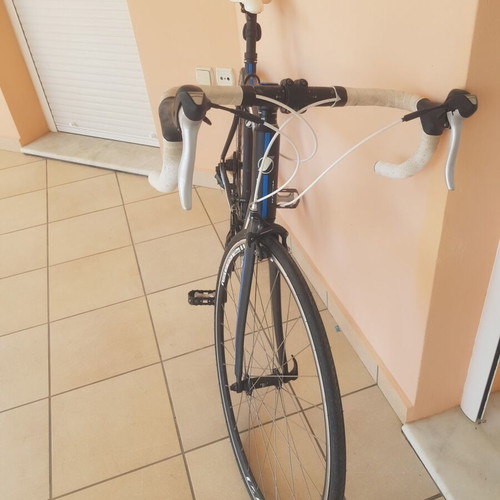 Ideal Streamlite road bike used, size L, black with white and blue details