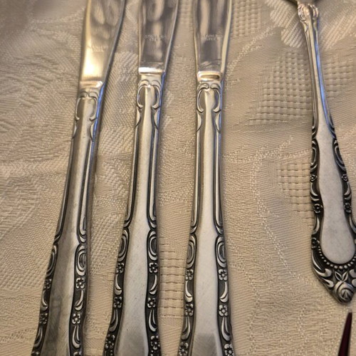 Vintage cutlery set like new, 6 spoons, 6 forks, 7 knives, 2 ladles, small spoon and fork
