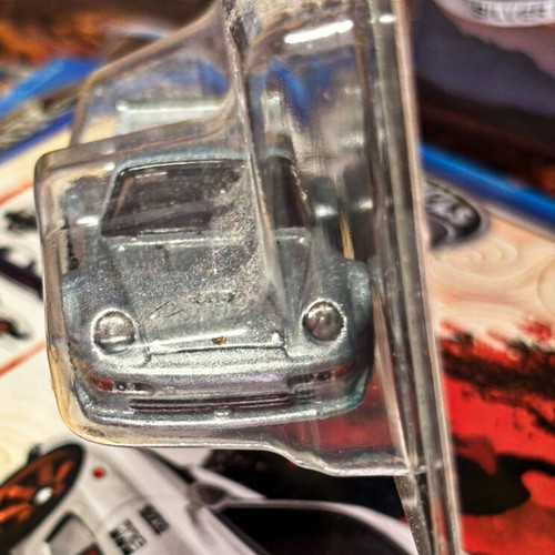 Hot Wheels Porsche 993 GT2 Modern Classics diecast car