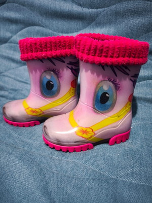 Children's rain boots used, waterproof, like new