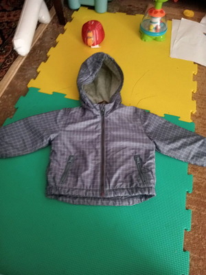 Zara jacket with hood 9-12m like new