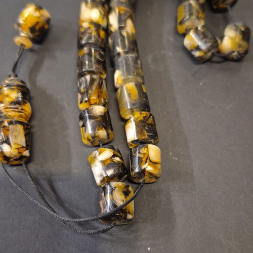 Komboloi made of horn, 29 beads, 13×14mm, new