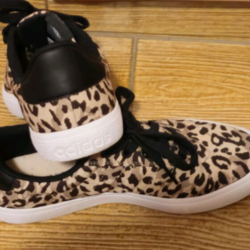 Adidas Women's Shoes like new, size 40, leopard print