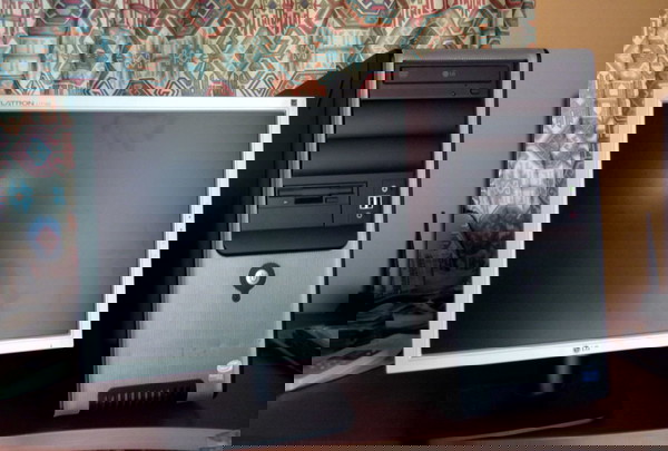 ΠΛΗΡΕΣ ΣΥΣΤΗΜΑ intel core E8400  ,3.20 ghz, x64 άριστο + Οθόνες 17'' - 24'' και Windows 10 pro