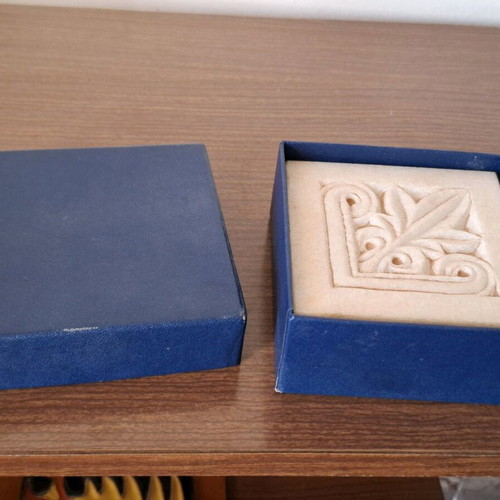 Marble prespapie like new, handmade from marble carving workshop