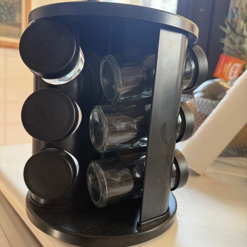 Spice rack with 9 jars new