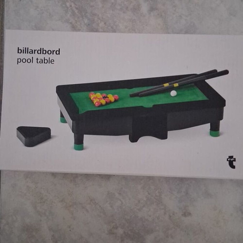 Mini billiard table Tiger like new