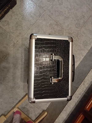 Organizing suitcase wheeled used