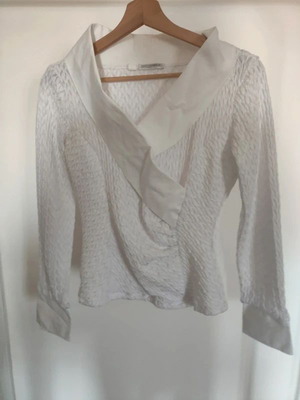 Naracamicie white elastic wrap blouse size S like new