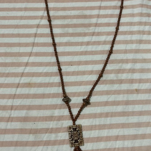 Necklace with wooden brown beads new