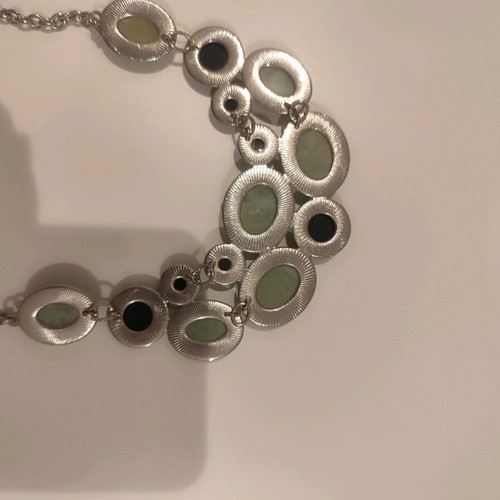 Necklace very impressive, like new, purchased in America