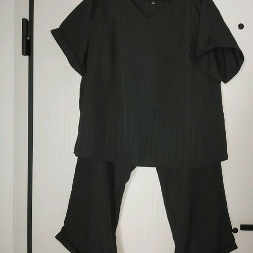 Plus size enemy rose set 3XL like new, black