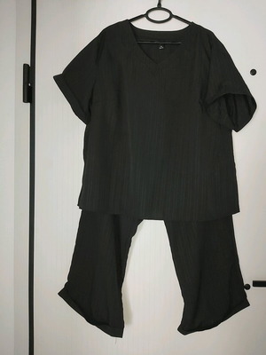 Plus size enemy rose set 3XL like new, black